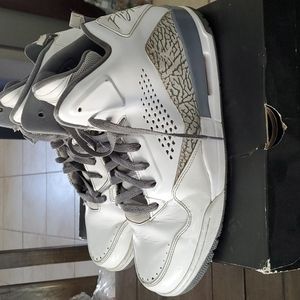 White jordan sc3 size 11.5 mens